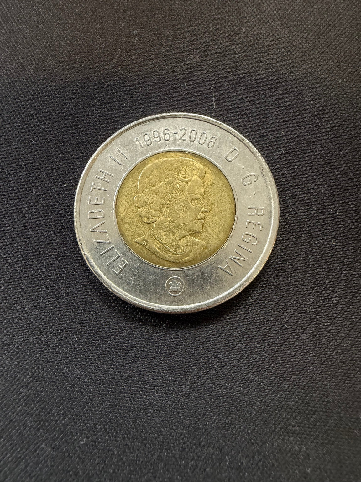 Representative 2006 Churchill circulated toonie, obverse