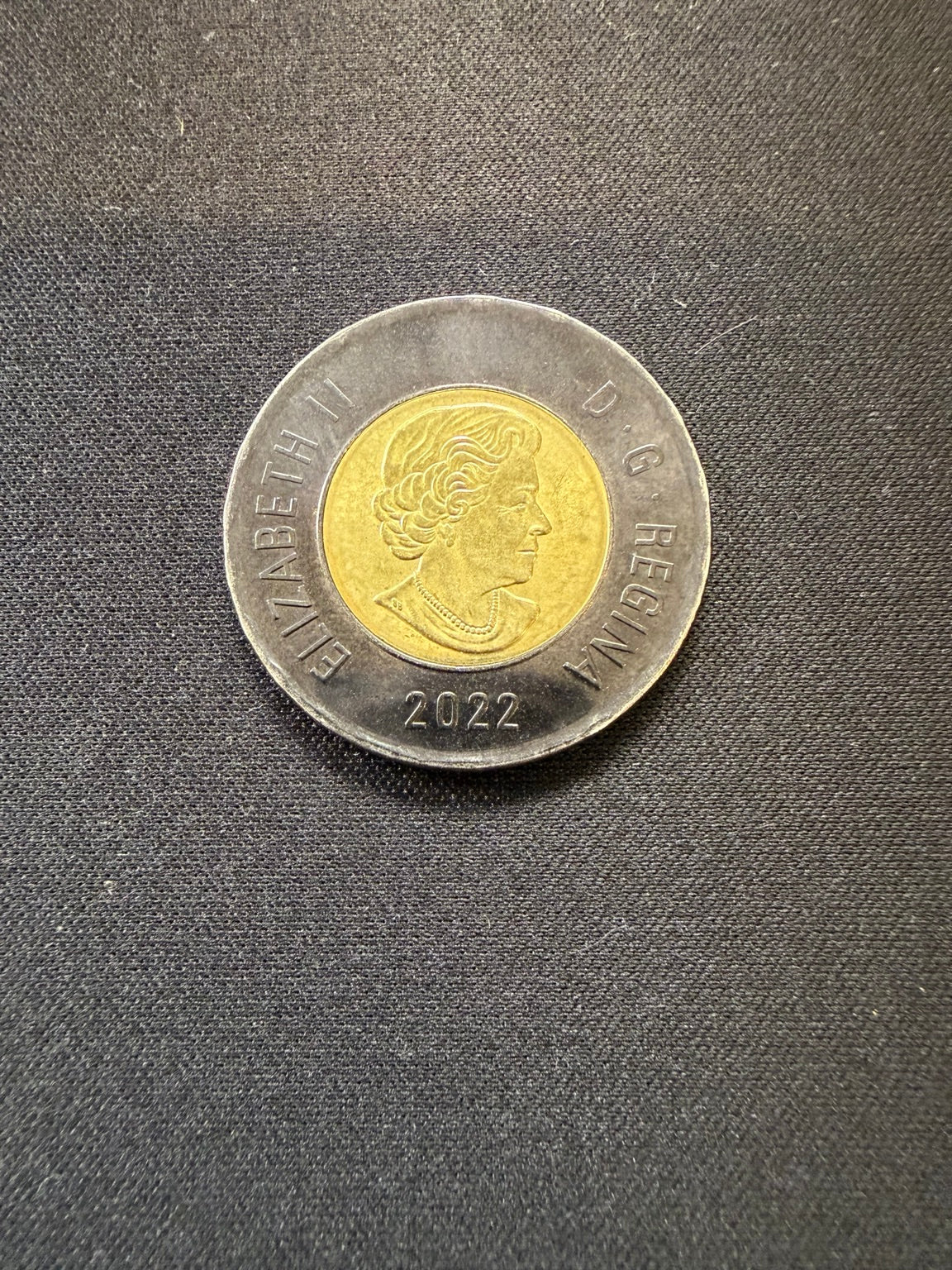 Representative 2022 Queen Elizabeth II tribute circulated toonie, obverse