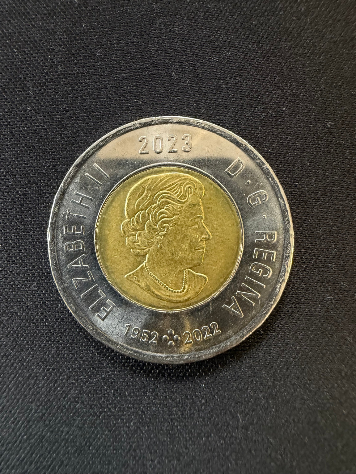 2023 Riopelle uncolourized toonie obverse, representative circulated coin